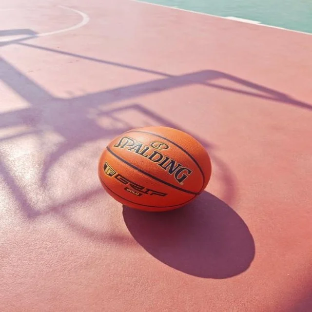 周琦夏训增肌后内线对抗升级广东男篮战术更清晰